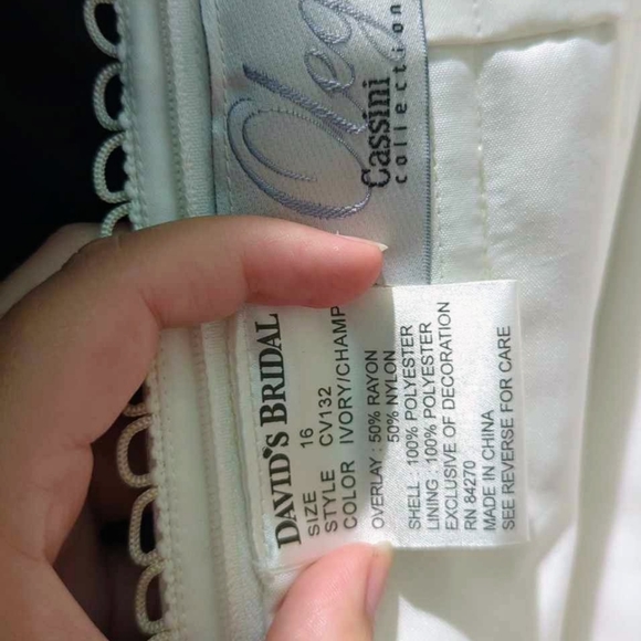 NWT Elegant Oleg Cassini ivory spaghetti strap size 16 wedding gown - Picture 12 of 16